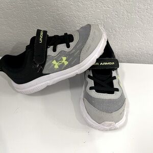 Under Armour toddler tennis shoes